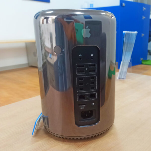 Comprar Mac Pro A1481 - Imagen 2