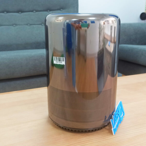 Comprar Mac Pro A1481 - Imagen 3